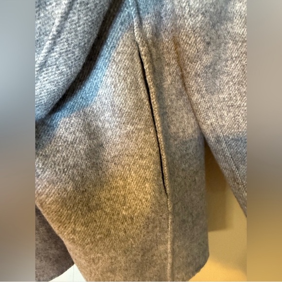 Zara Women’s Handmade Oversized Grey Wool Blend Short Coat Size Medium - Picture 4 of 9